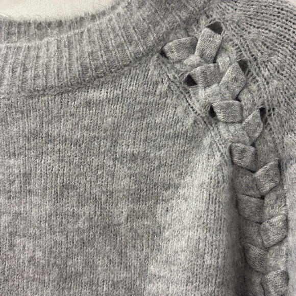 Vigoss Light Gray Women's Sweater - large - scoop neck - soft and cozy - Picture 3 of 5